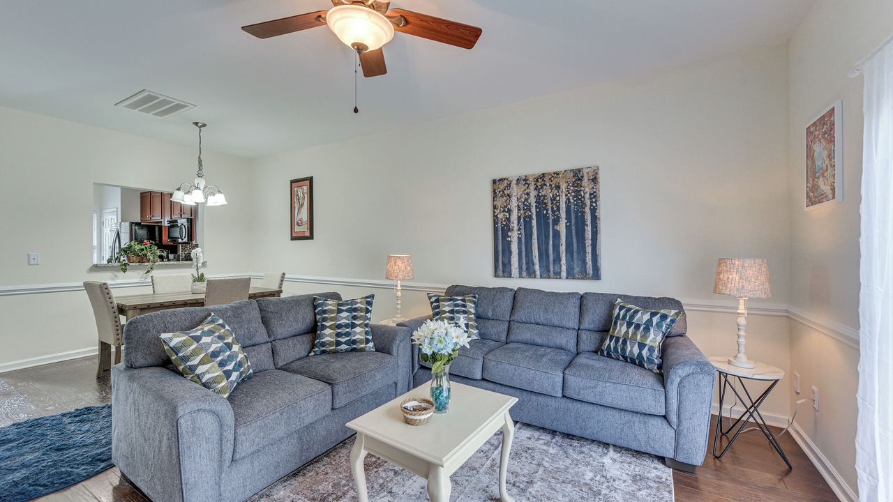 Photo of Livingroom in Matthews
