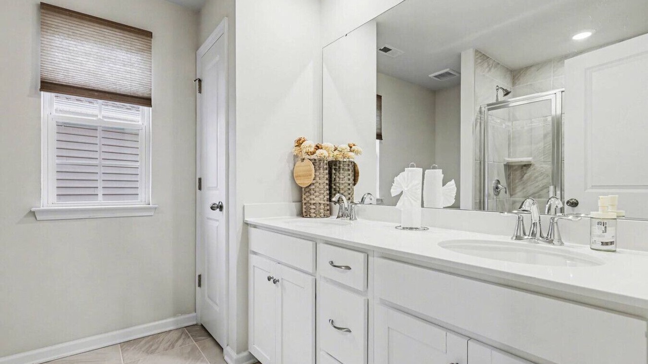 Photo of Bathroom in Bowling Green