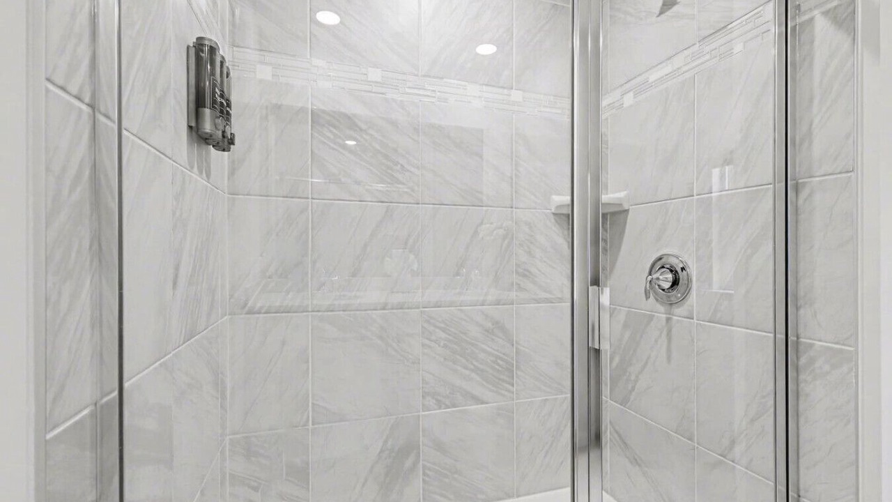 Photo of Bathroom in Bowling Green