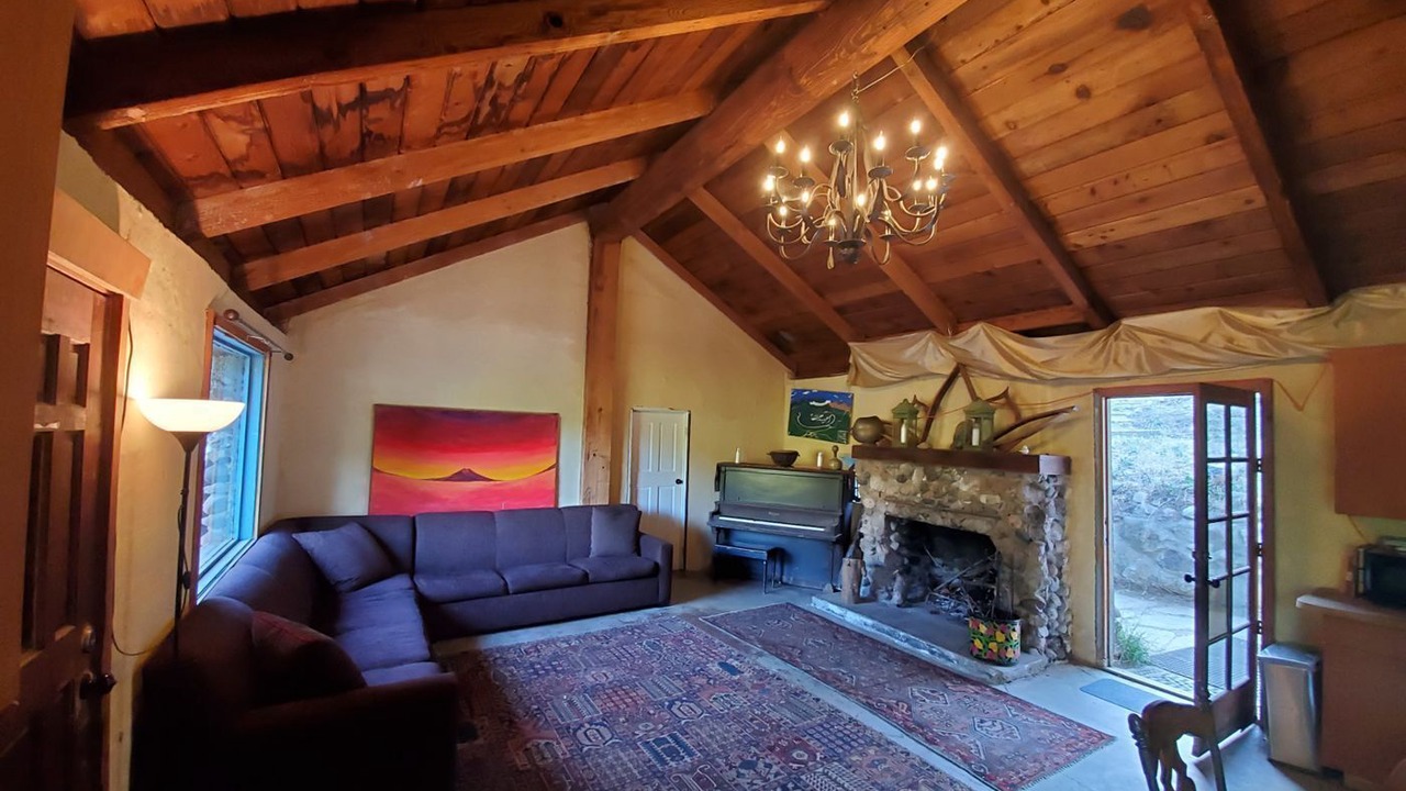 Photo of Livingroom in Topanga