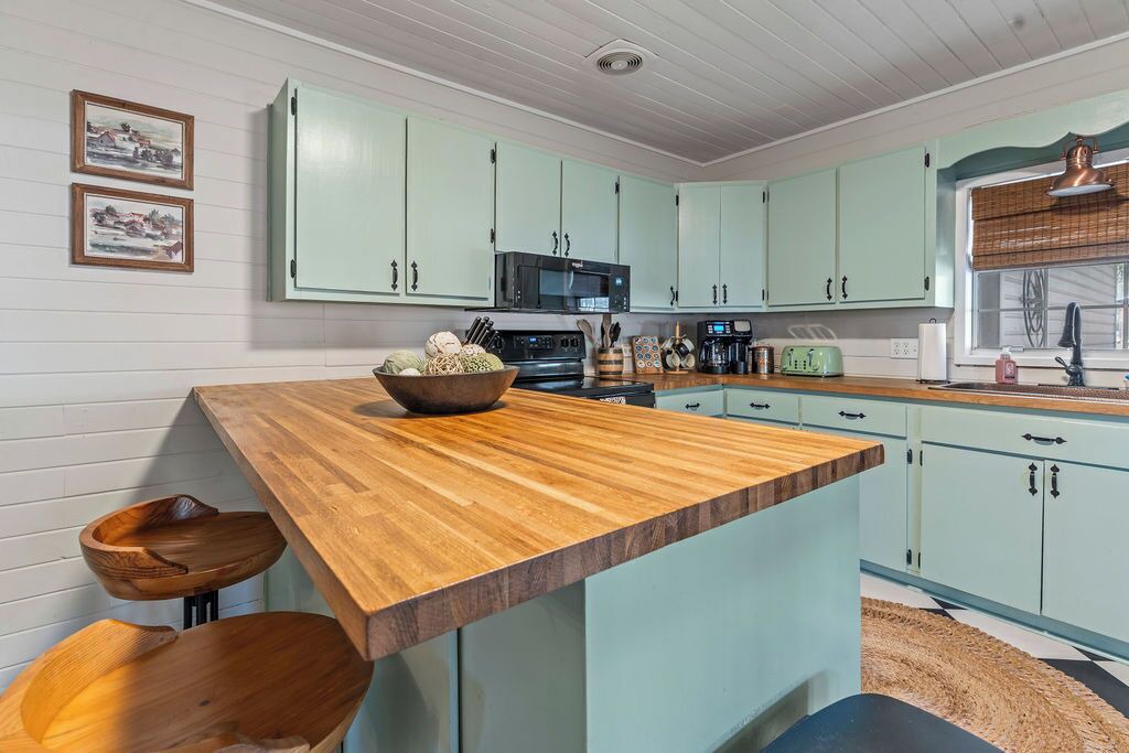Photo of Kitchen in Peach Orchard