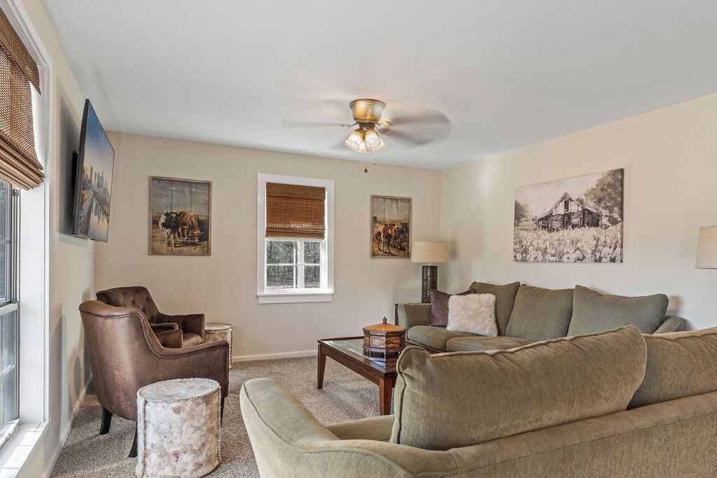 Photo of Livingroom in Peach Orchard