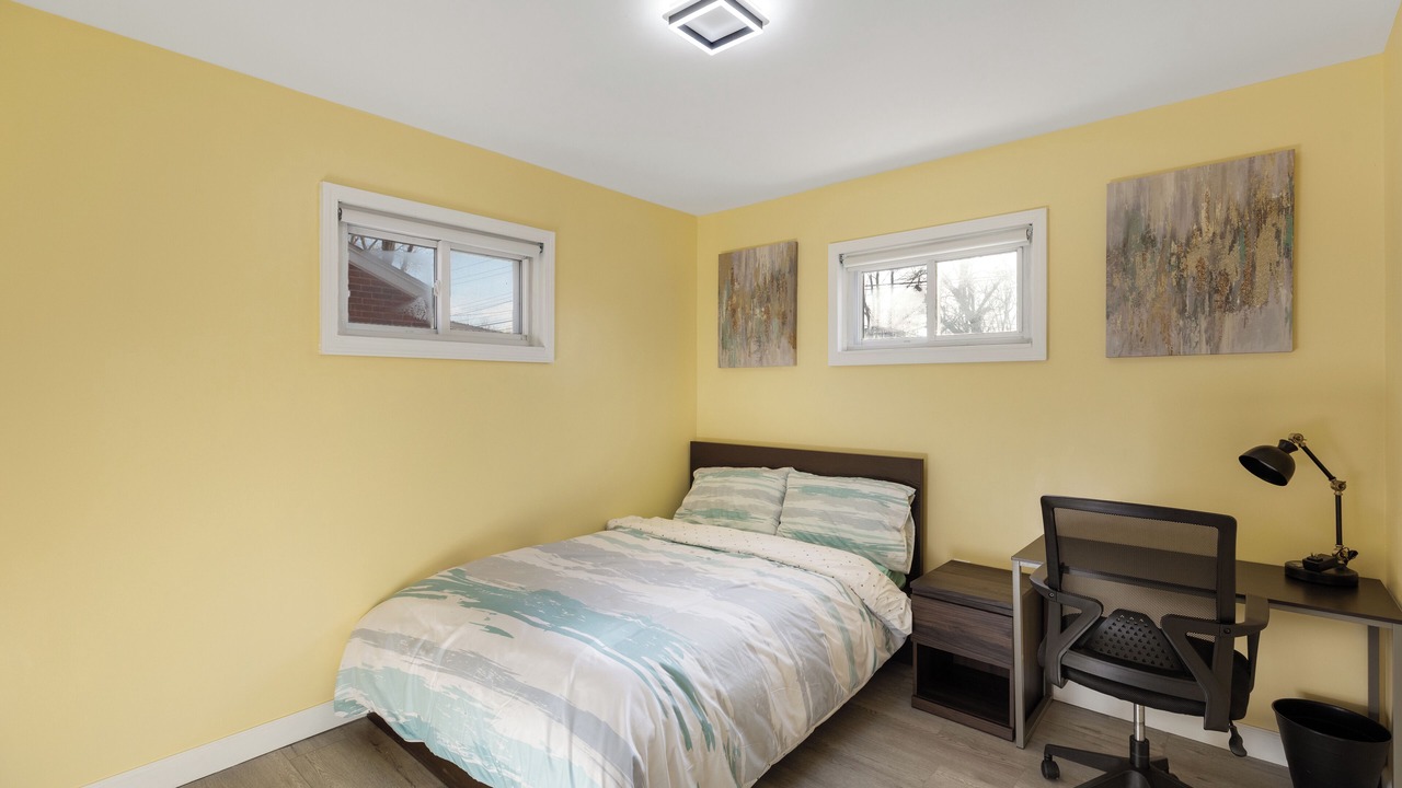 Photo of Bedroom in Redford