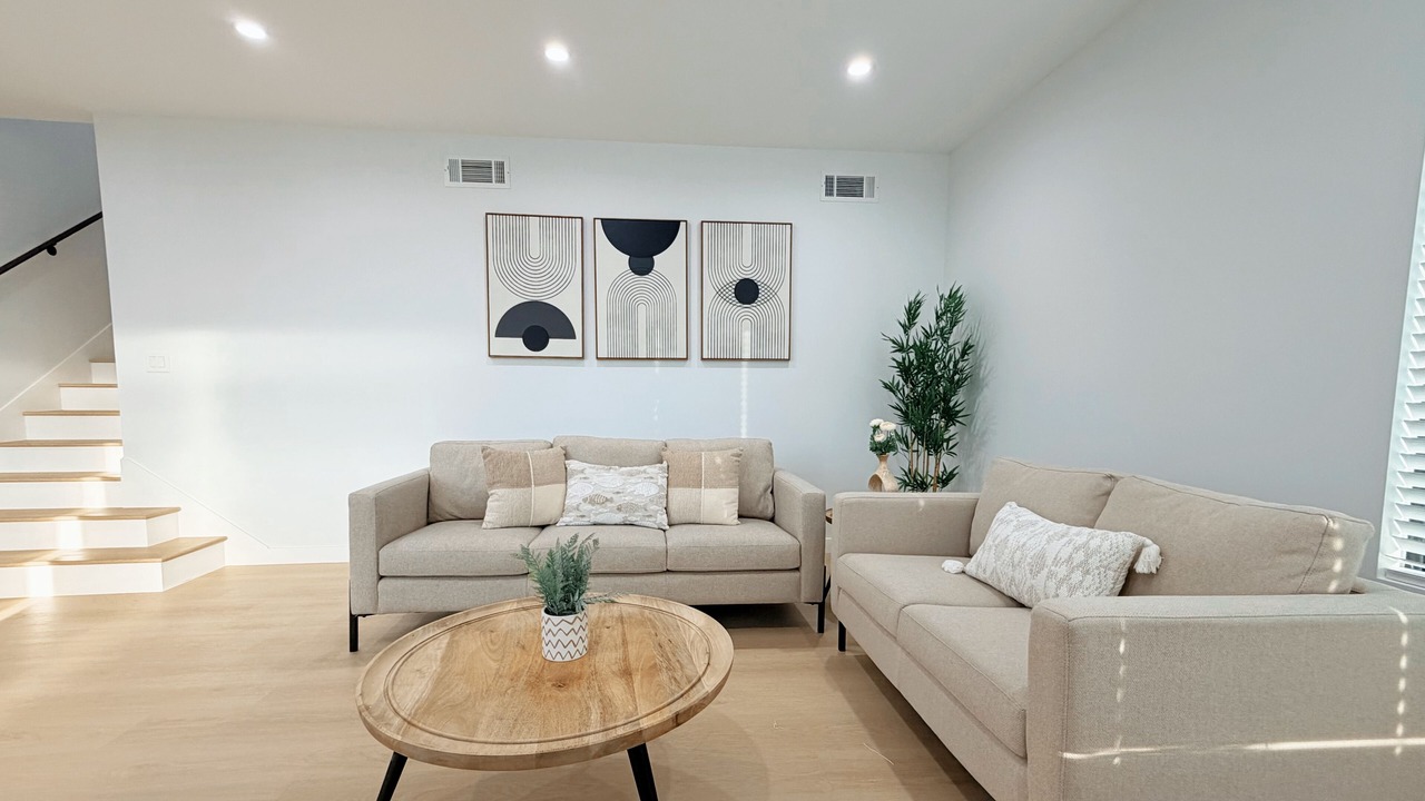 Photo of Livingroom in Mid Central