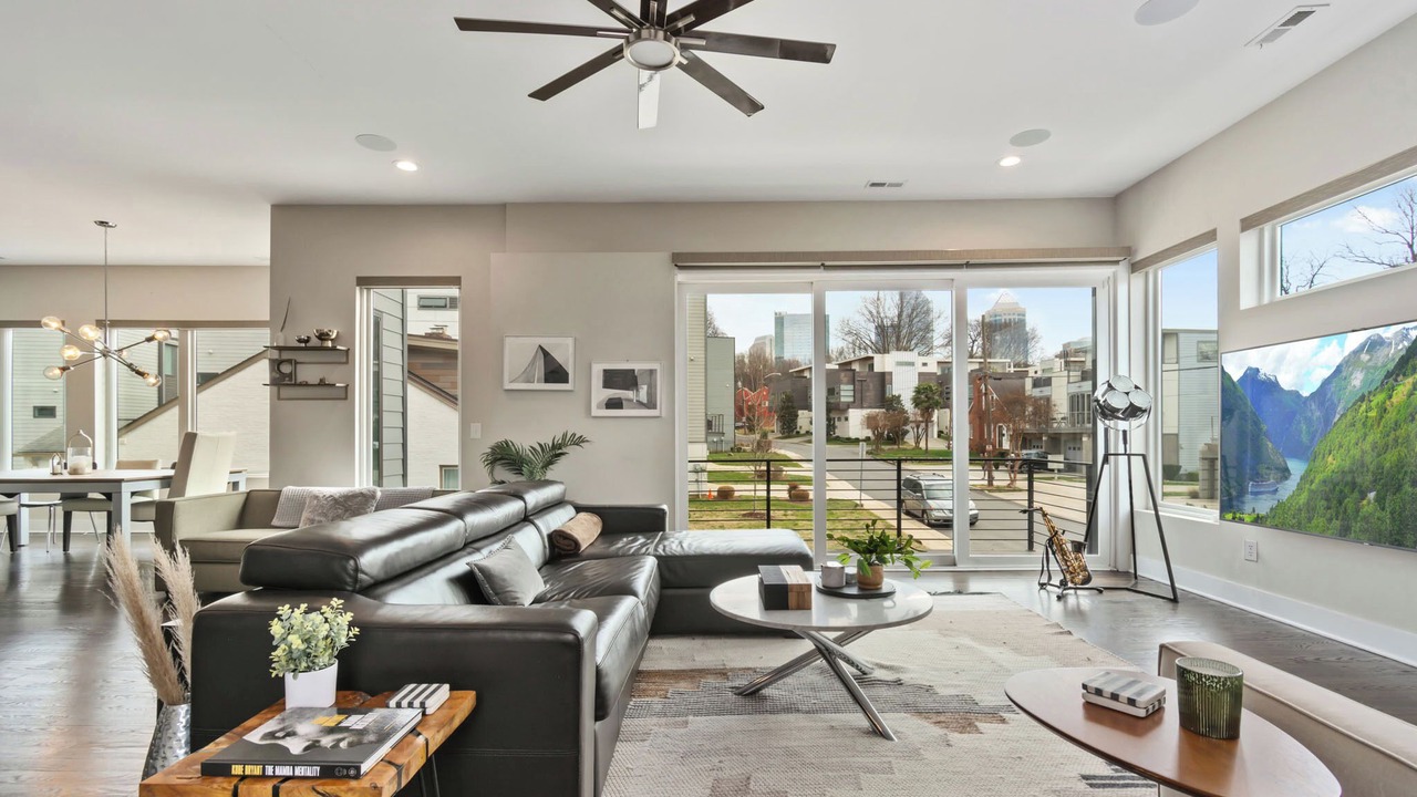 Photo of Livingroom in Third Ward