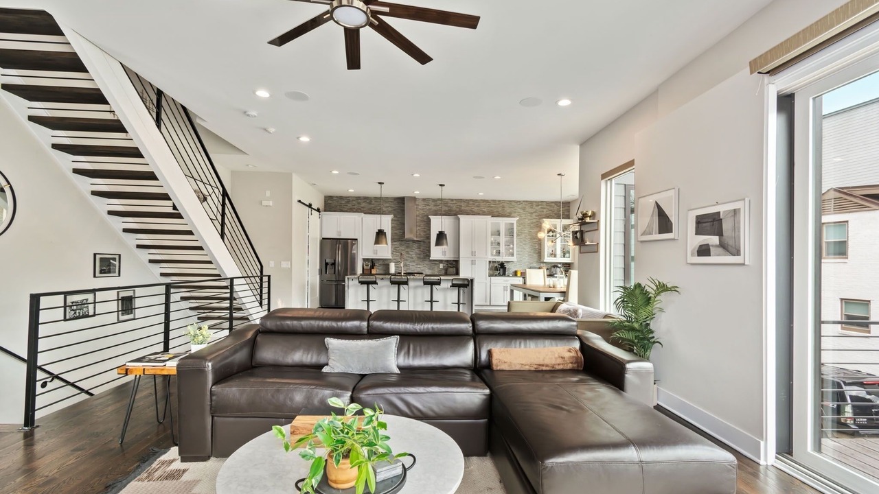 Photo of Livingroom in Third Ward