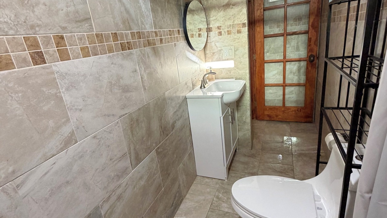 Photo of Bathroom in Woodland Hills