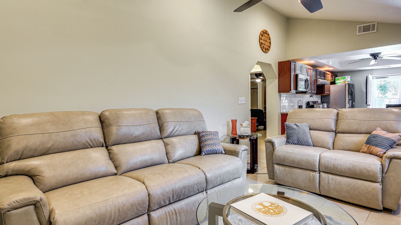 Photo of Livingroom in Lexington