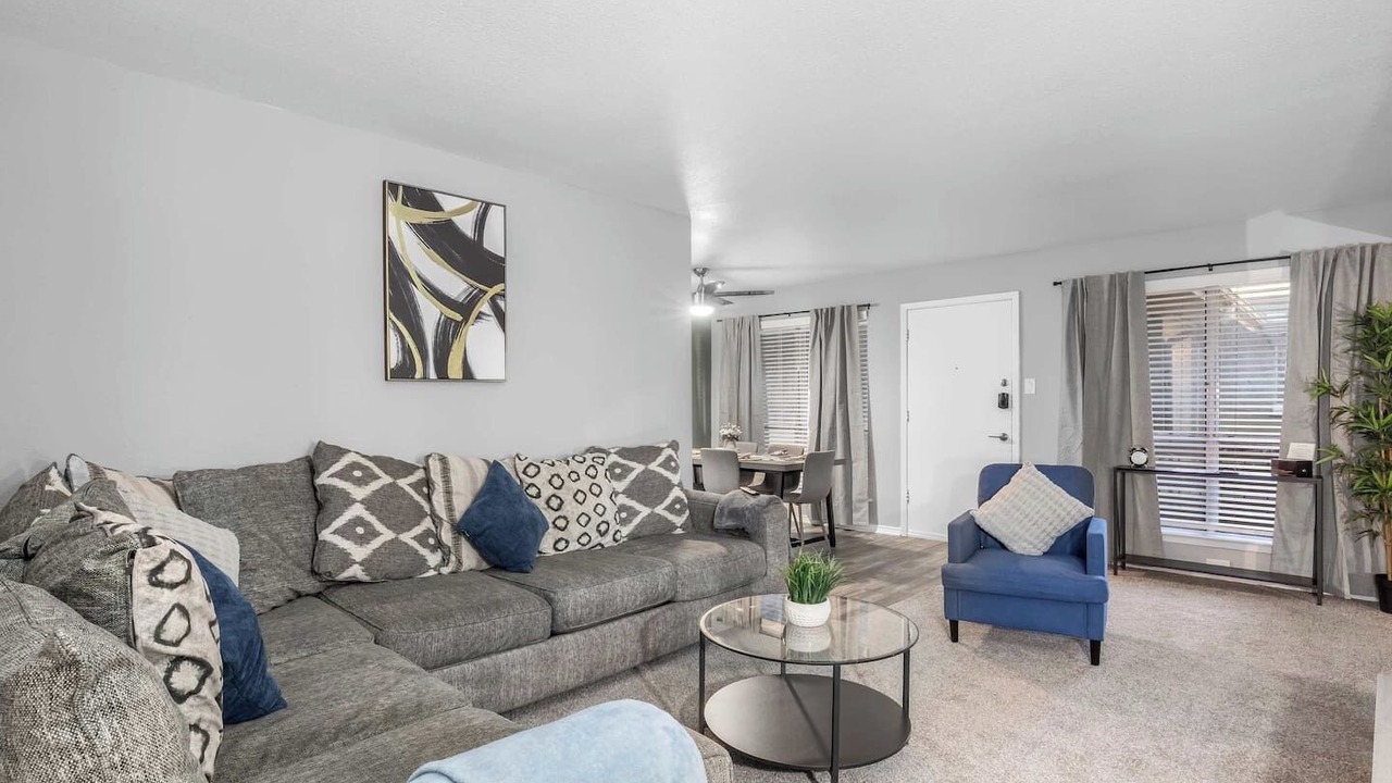 Photo of Livingroom in Central Arlington