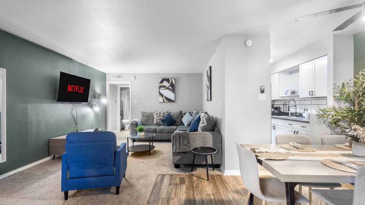 Photo of Livingroom in Central Arlington