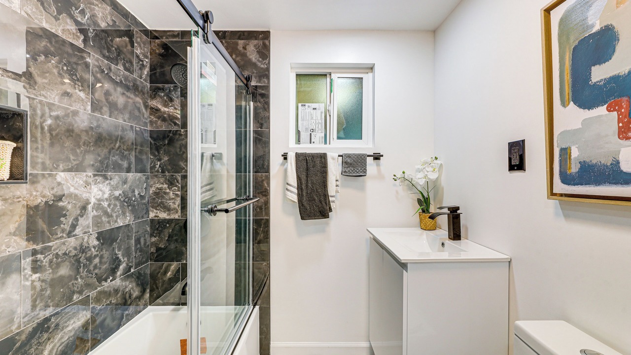 Photo of Bathroom in Los Angeles