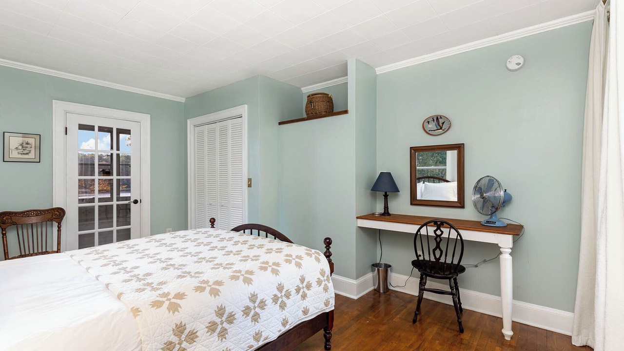 Photo of Bedroom in Lemon Springs