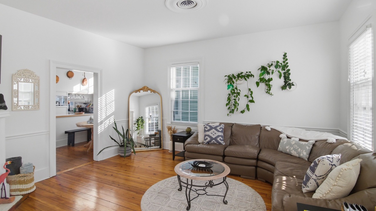 Photo of Livingroom in Wilmington Historic District