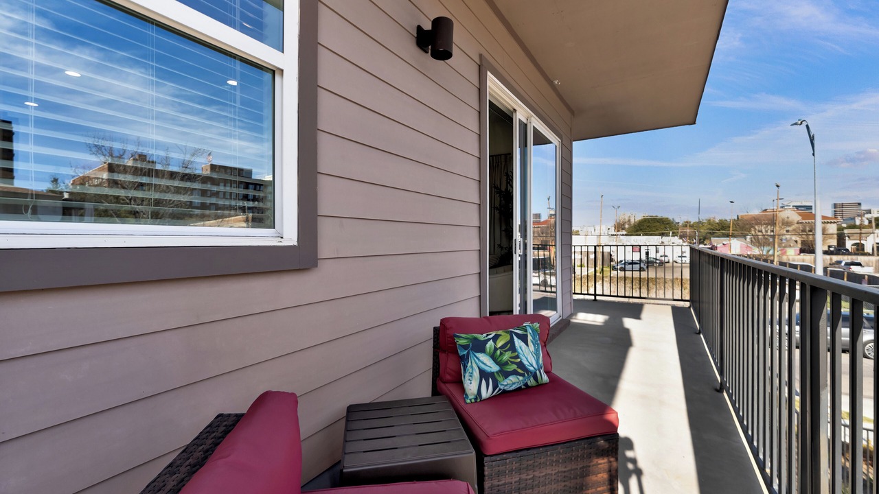 Photo of Patio Balcony in Oak Lawn