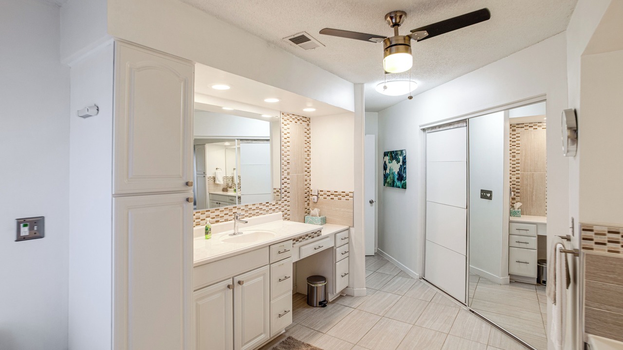 Photo of Bathroom in Huntcliff
