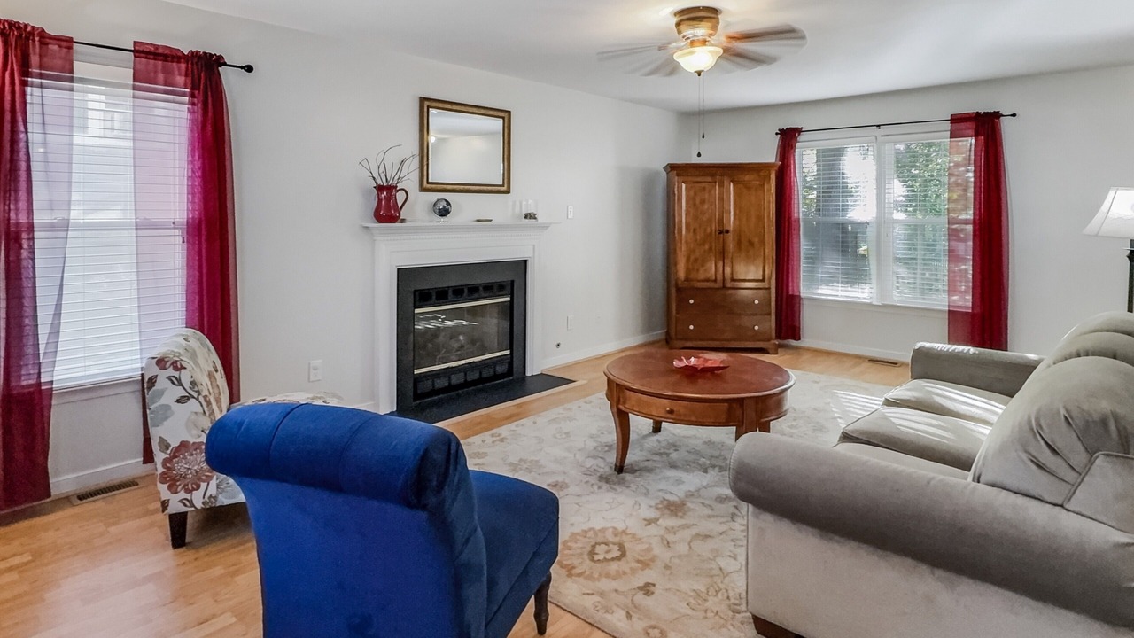 Photo of Livingroom in Glen Allen