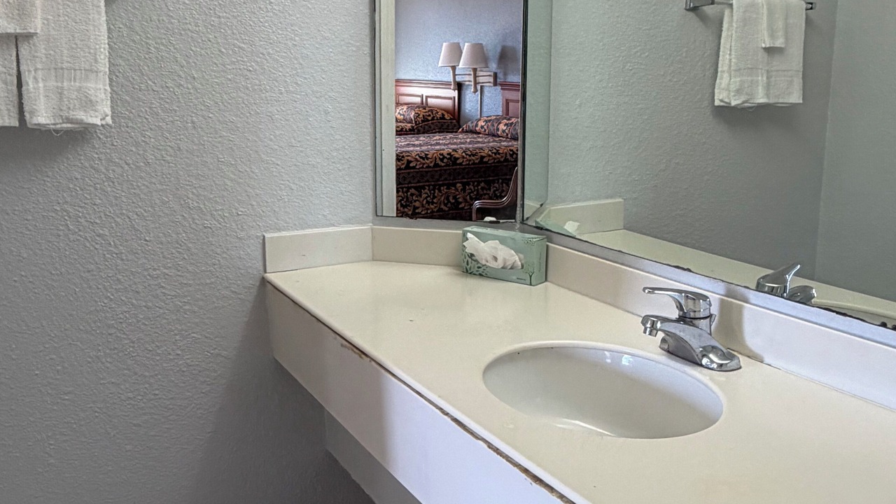 Photo of Bathroom in Clodine