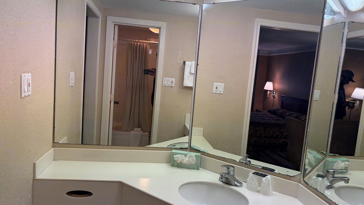 Photo of Bathroom in Clodine
