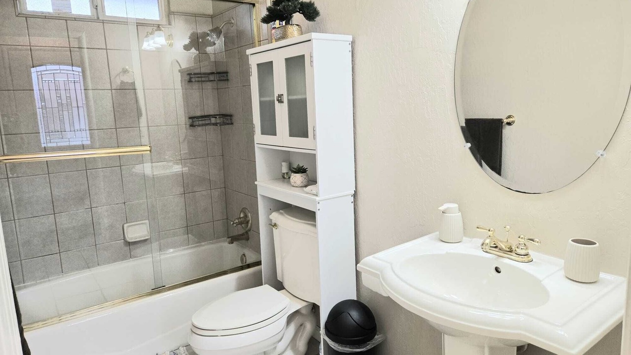 Photo of Bathroom in Hanford