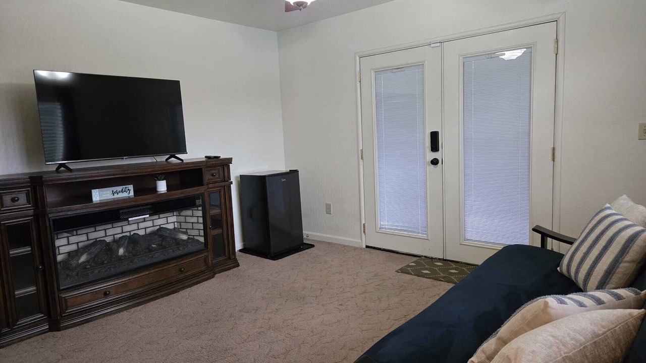 Photo of Livingroom in Hanford