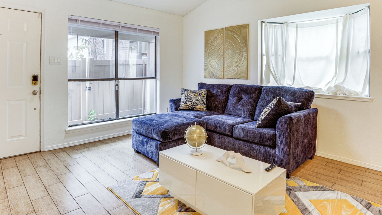 Photo of Livingroom in George Bush Park/Eldridge