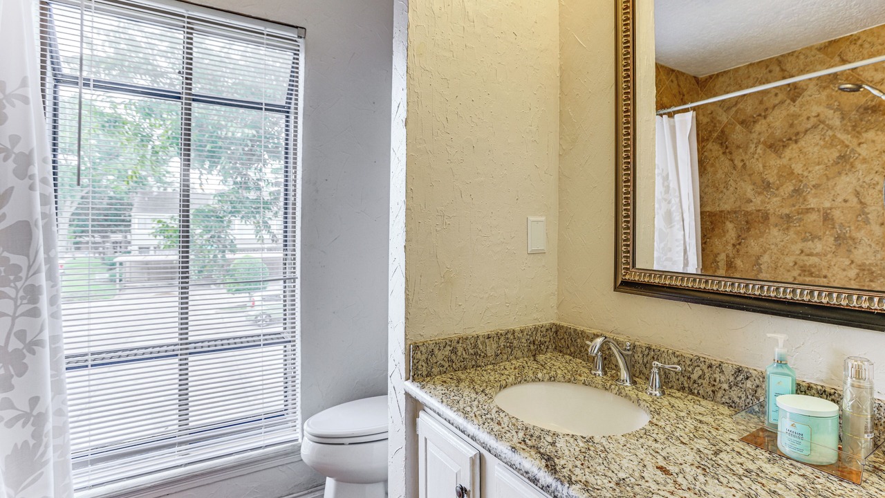 Photo of Bathroom in George Bush Park/Eldridge