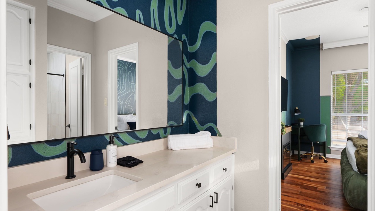 Photo of Bedroom in Glenlake