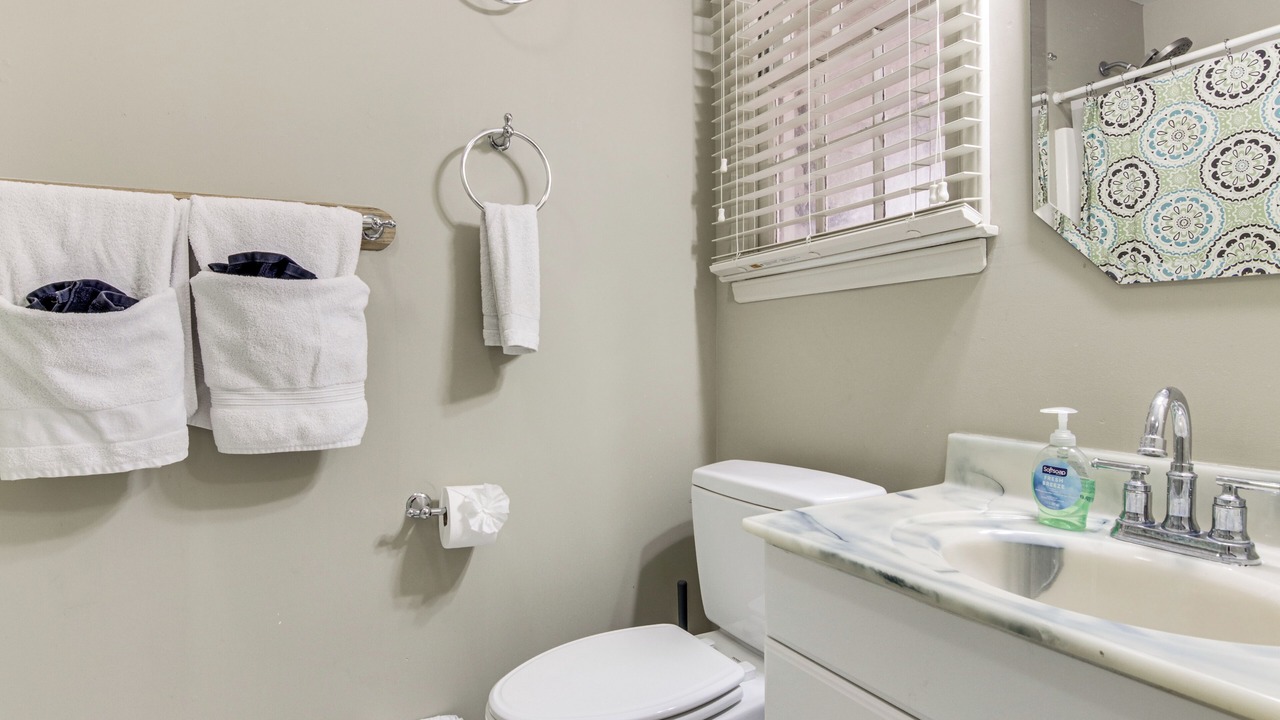 Photo of Bathroom in Bowling Green