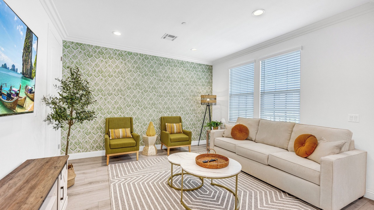 Photo of Livingroom in Mid Central