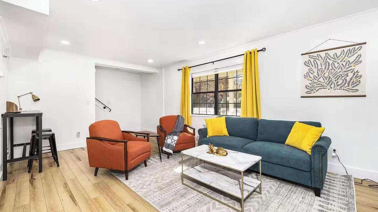 Photo of Livingroom in Matthews