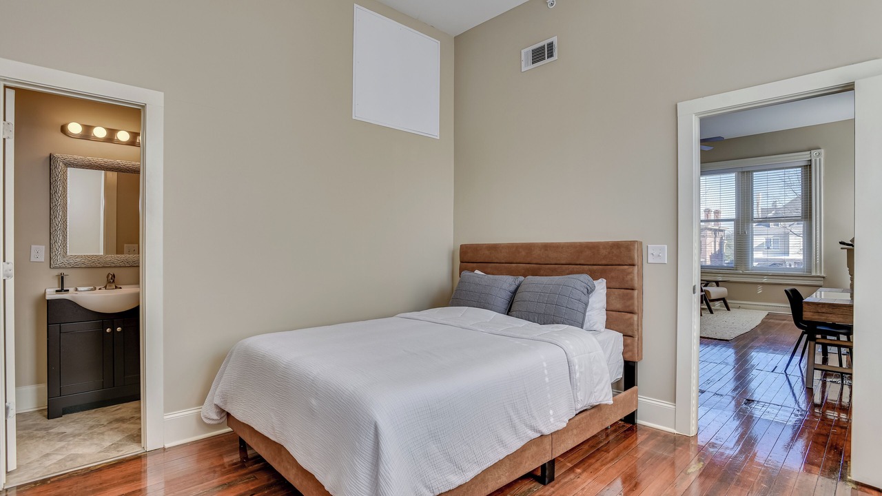Photo of Bedroom in Downtown