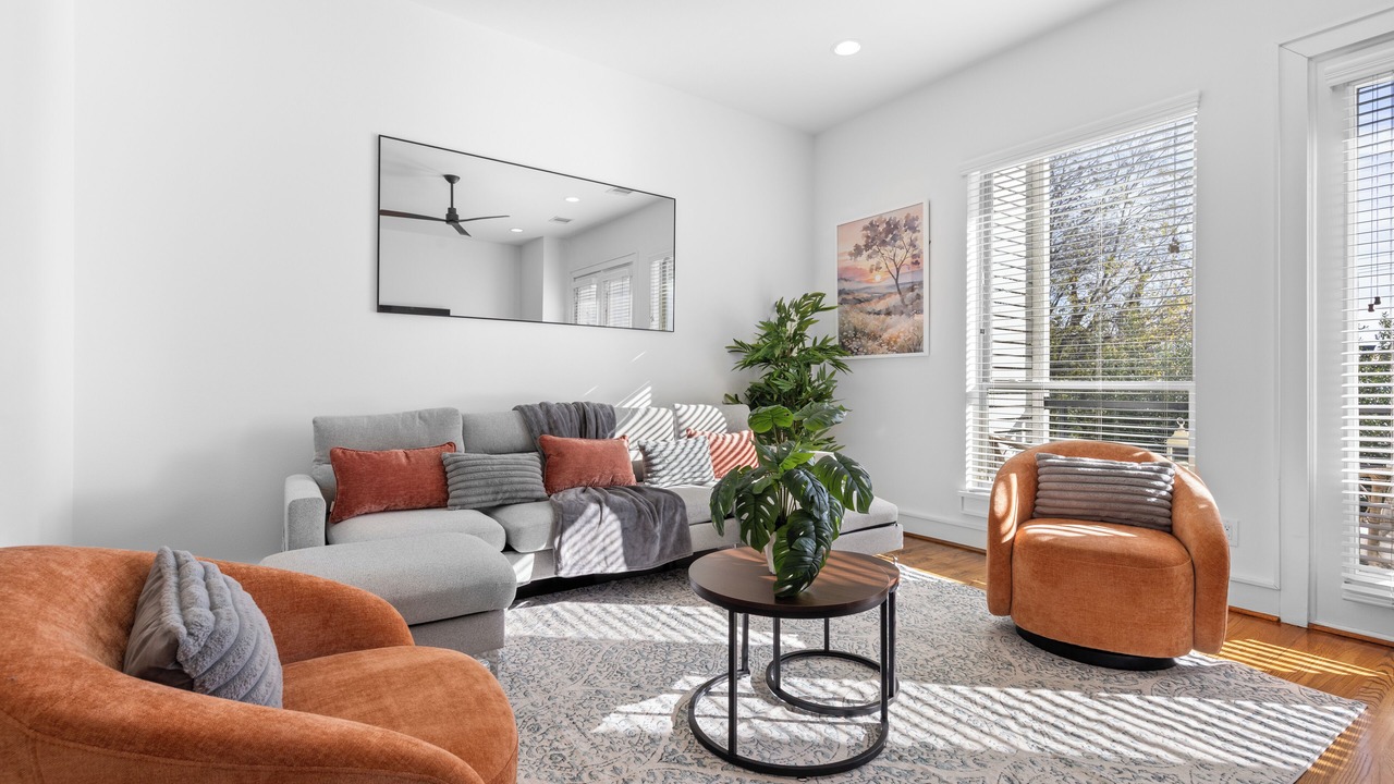 Photo of Livingroom in Washington Ave./ Memorial Park
