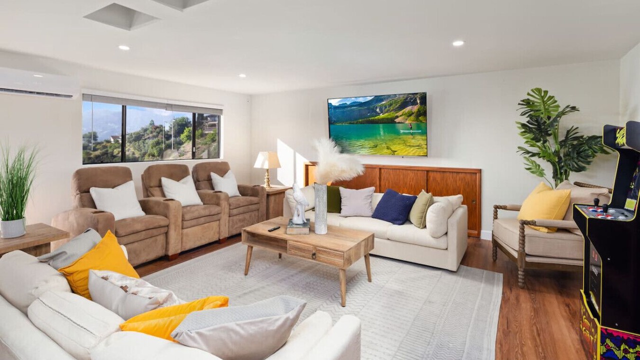 Photo of Livingroom in La Crescenta-Montrose