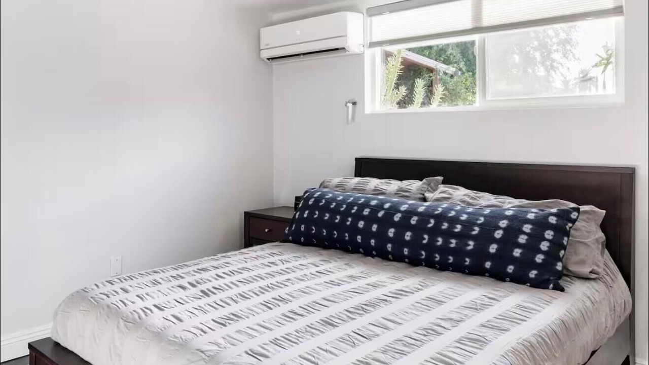 Photo of Bedroom in Pasadena