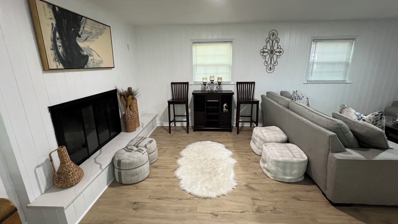 Photo of Livingroom in Burlington
