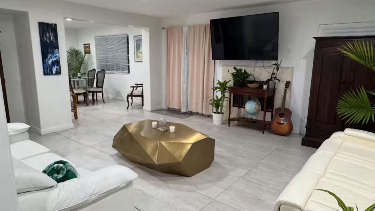 Photo of Livingroom in North Redondo