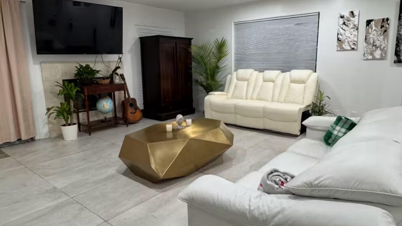 Photo of Livingroom in North Redondo