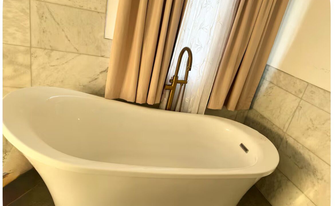 Photo of Bathroom in North Redondo