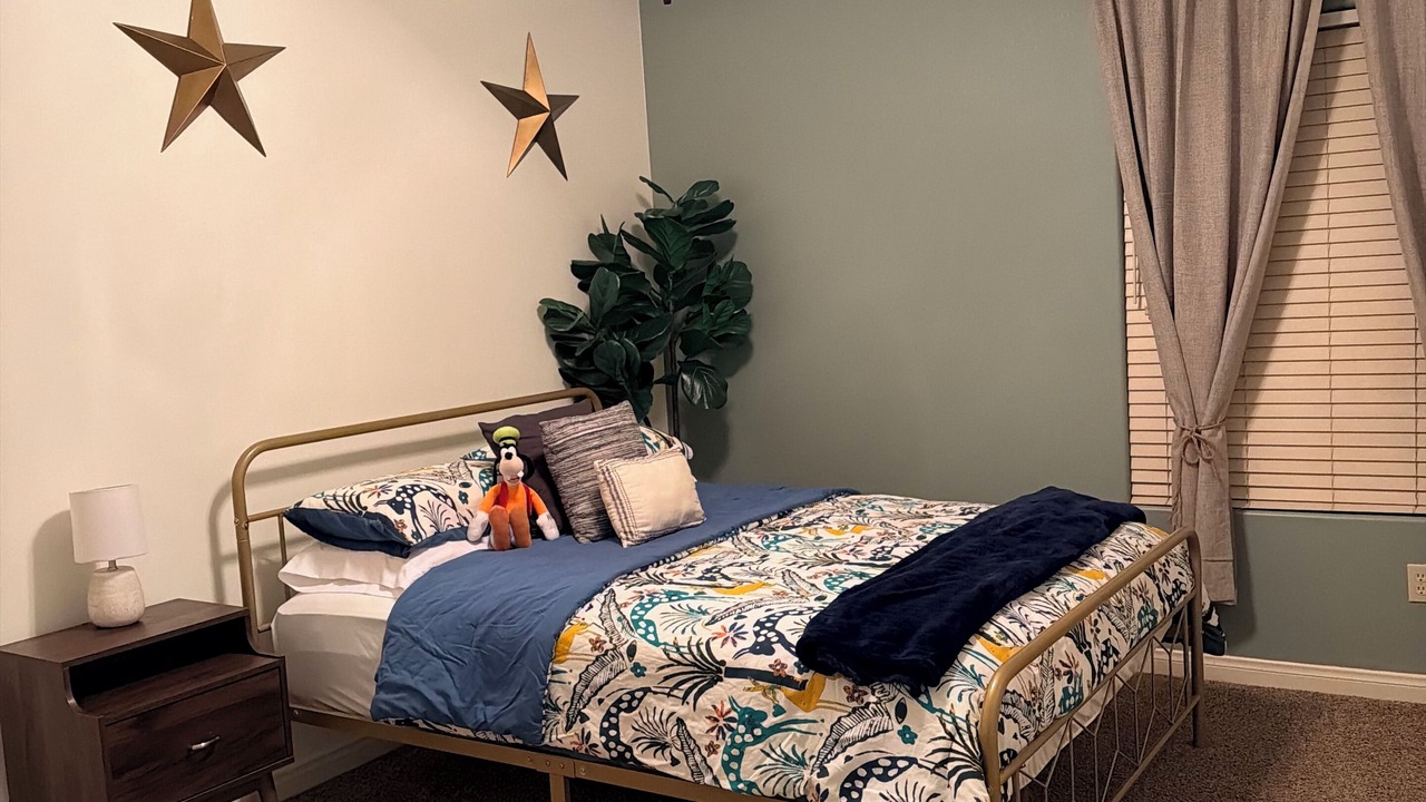 Photo of Bedroom in Greenacres