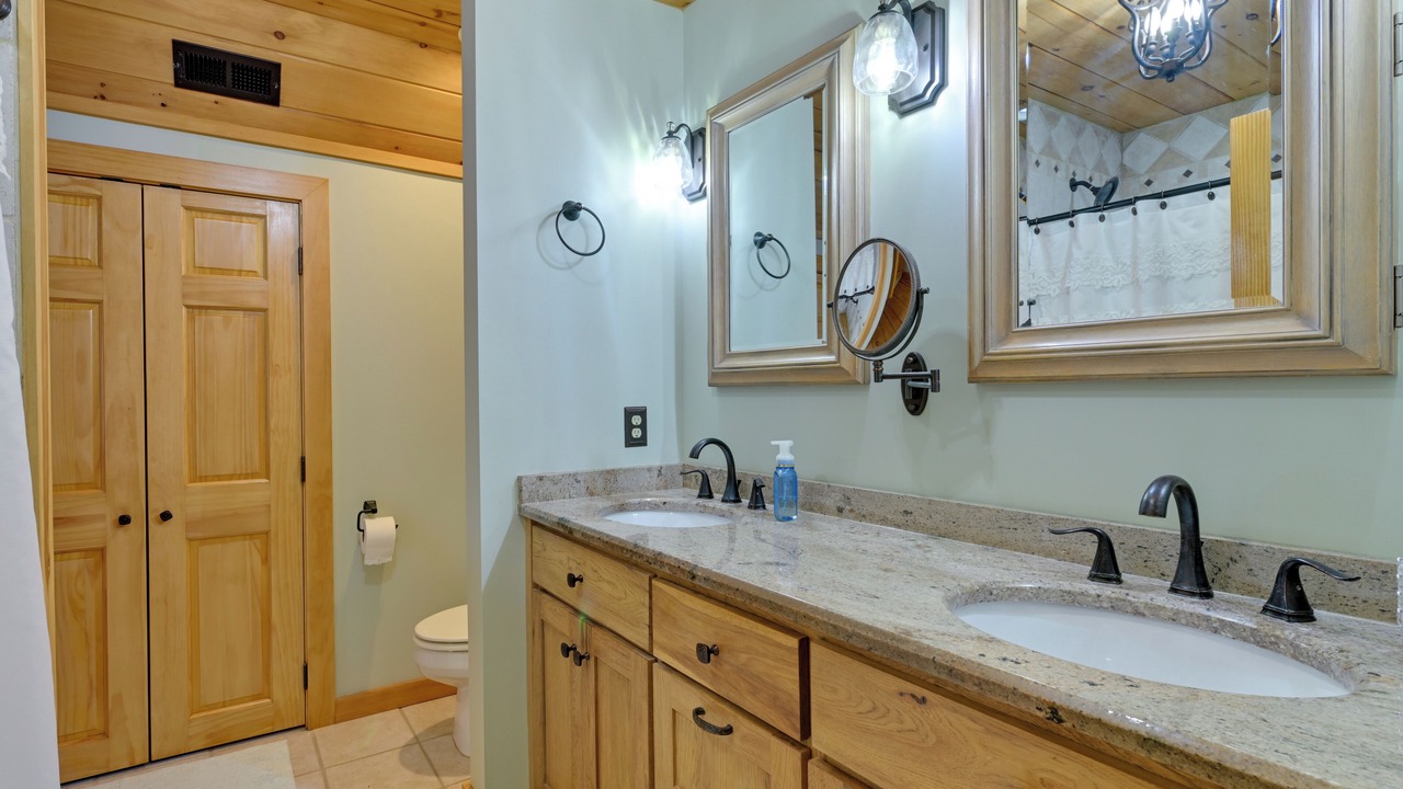 Photo of Bathroom in Mount Gilead