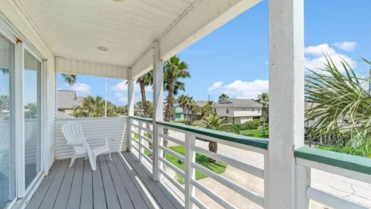 Photo of Patio Balcony in Pirates Beach