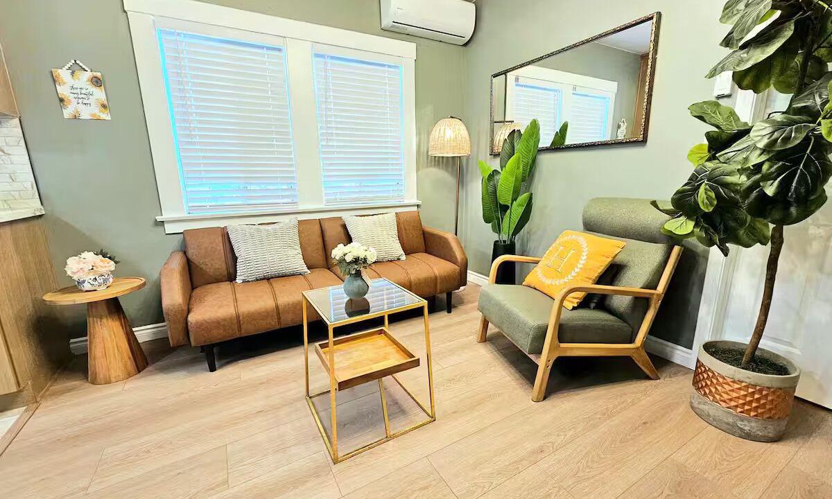 Photo of Livingroom in Lamanda Park
