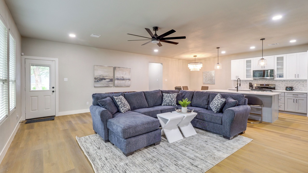 Photo of Livingroom in Central Arlington