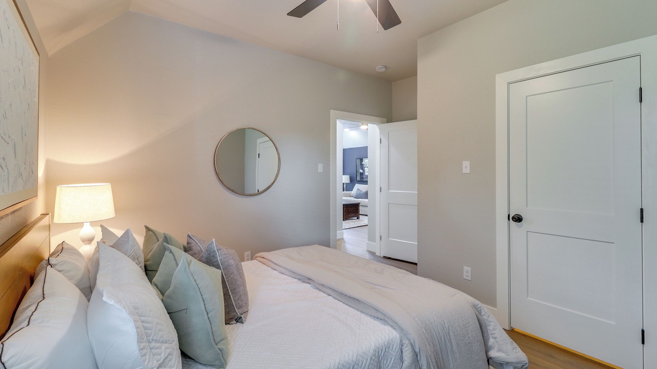 Photo of Bedroom in Central Arlington