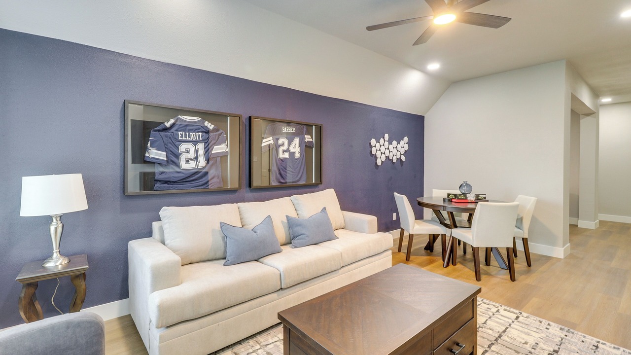 Photo of Livingroom in Central Arlington