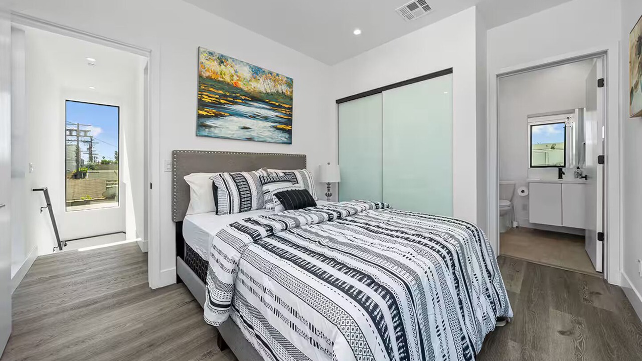Photo of Bedroom in Fairfax District