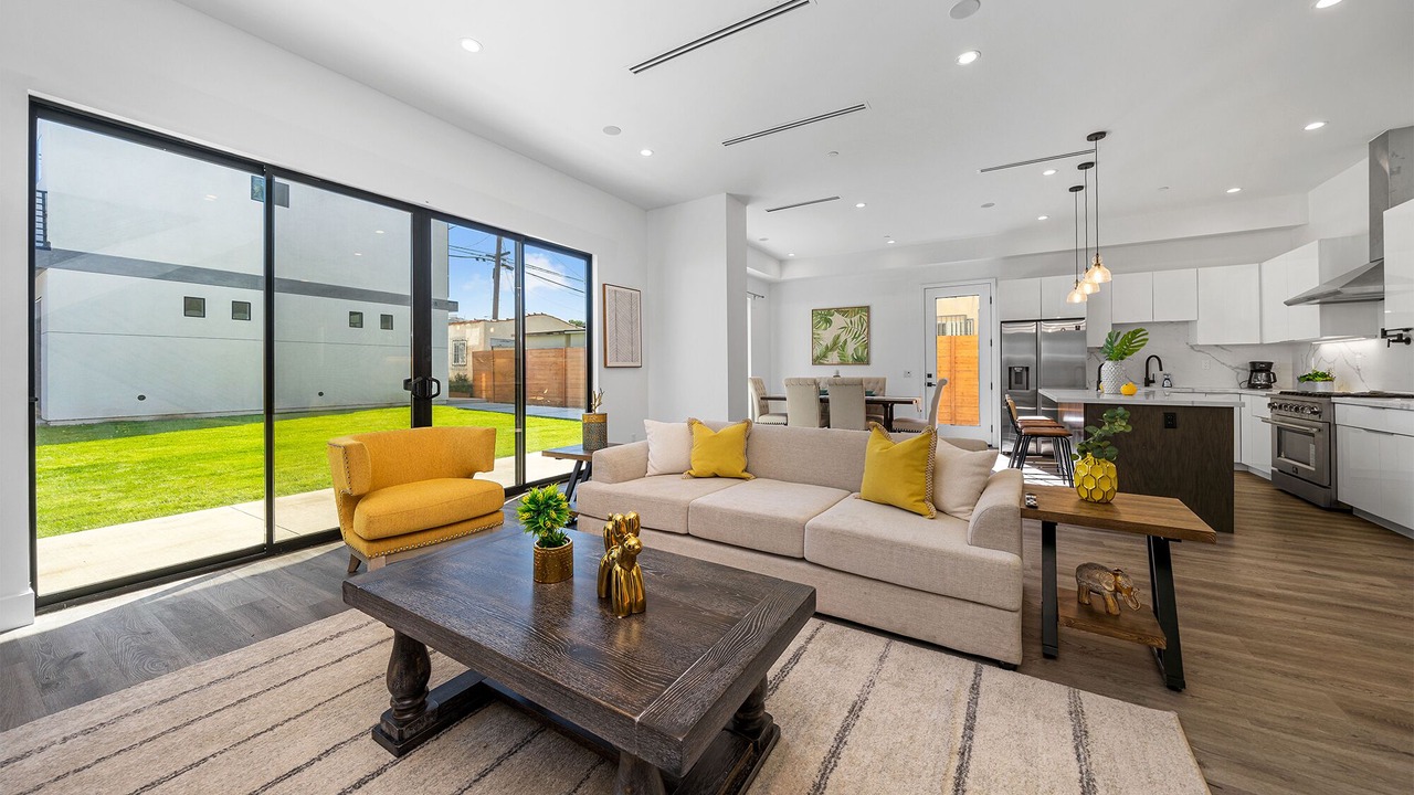 Photo of Livingroom in Fairfax District
