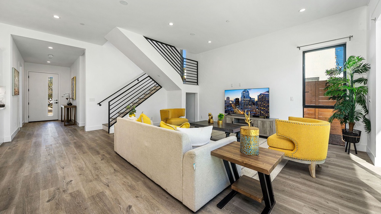 Photo of Livingroom in Fairfax District