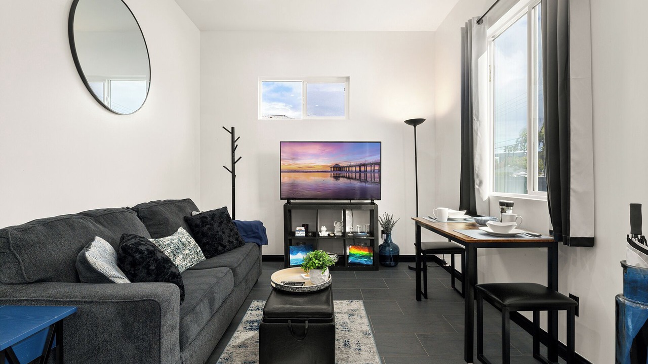 Photo of Livingroom in Del Aire