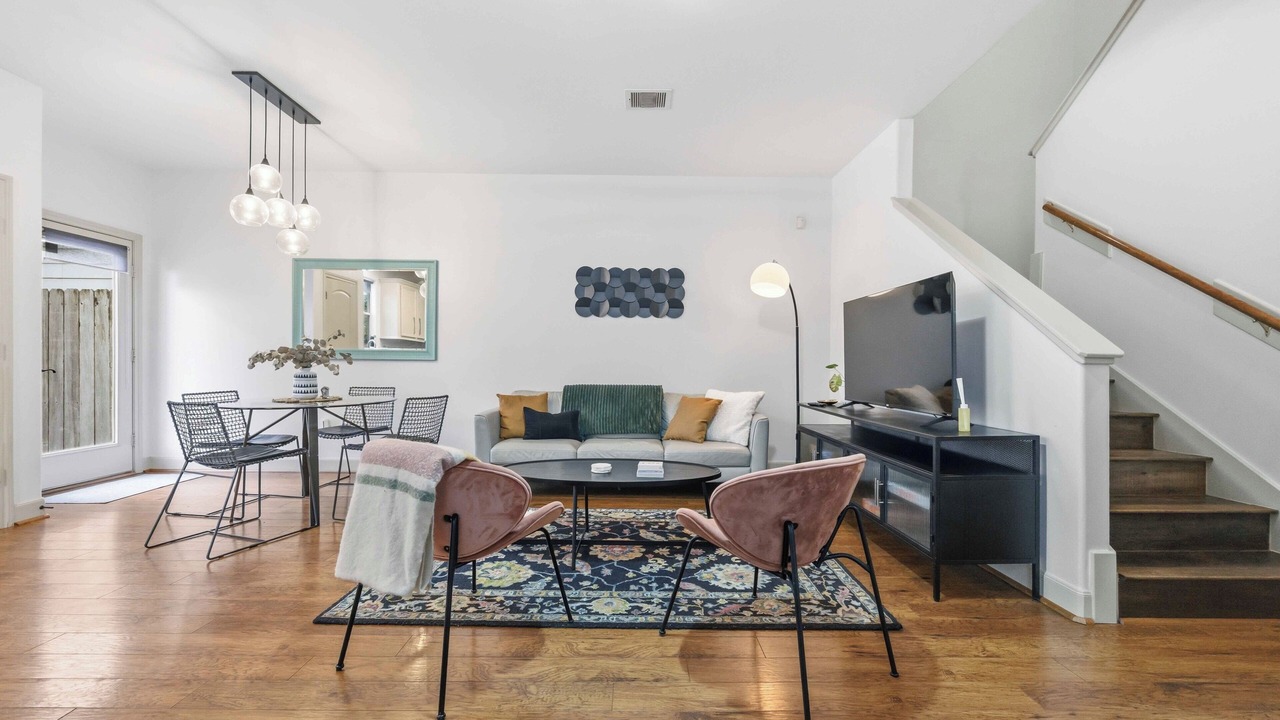 Photo of Livingroom in Washington Ave./ Memorial Park